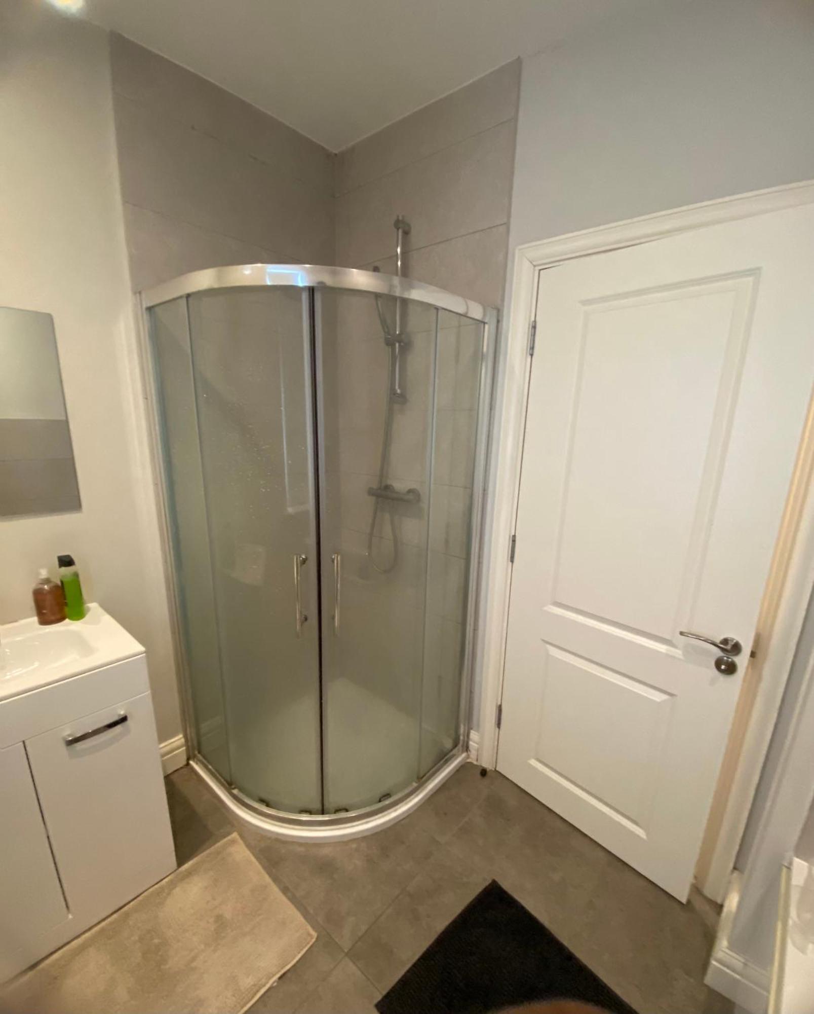 Extra Large Room In New House At Citywest Dublino Esterno foto