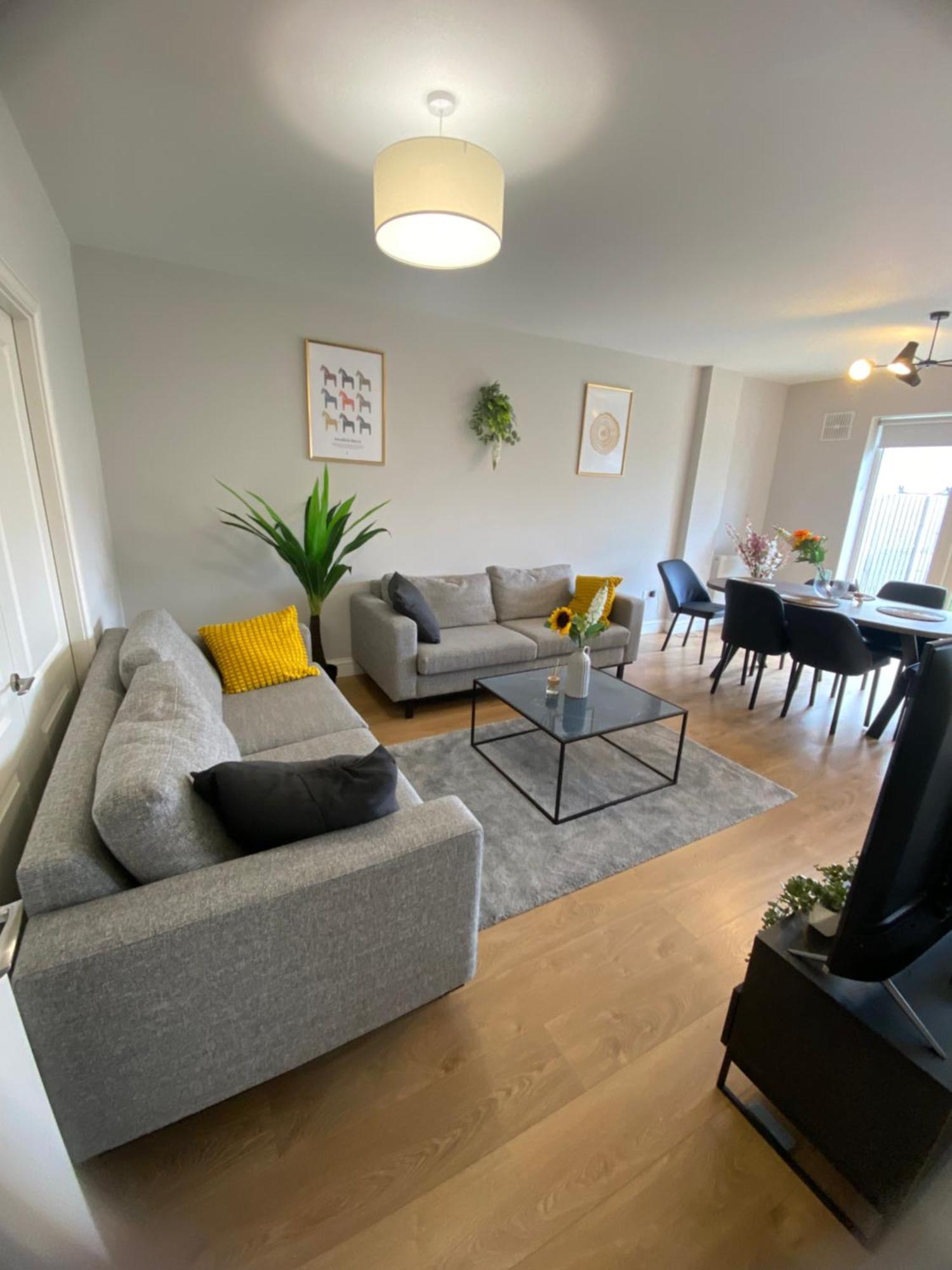 Extra Large Room In New House At Citywest Dublino Esterno foto