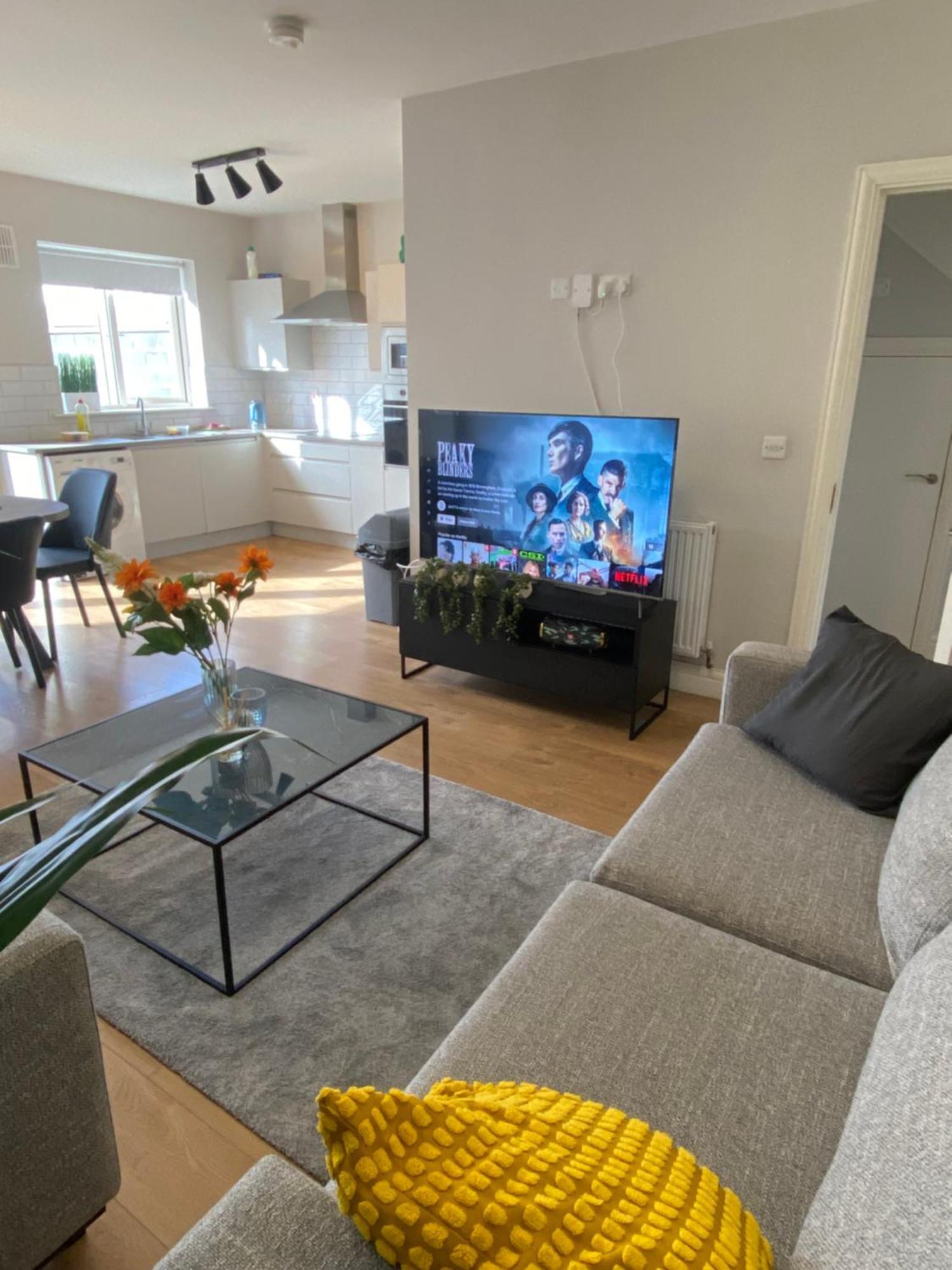 Extra Large Room In New House At Citywest Dublino Esterno foto
